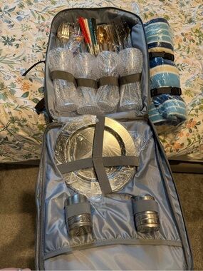 Deluxe Picnic Cookware & Drinkware Set